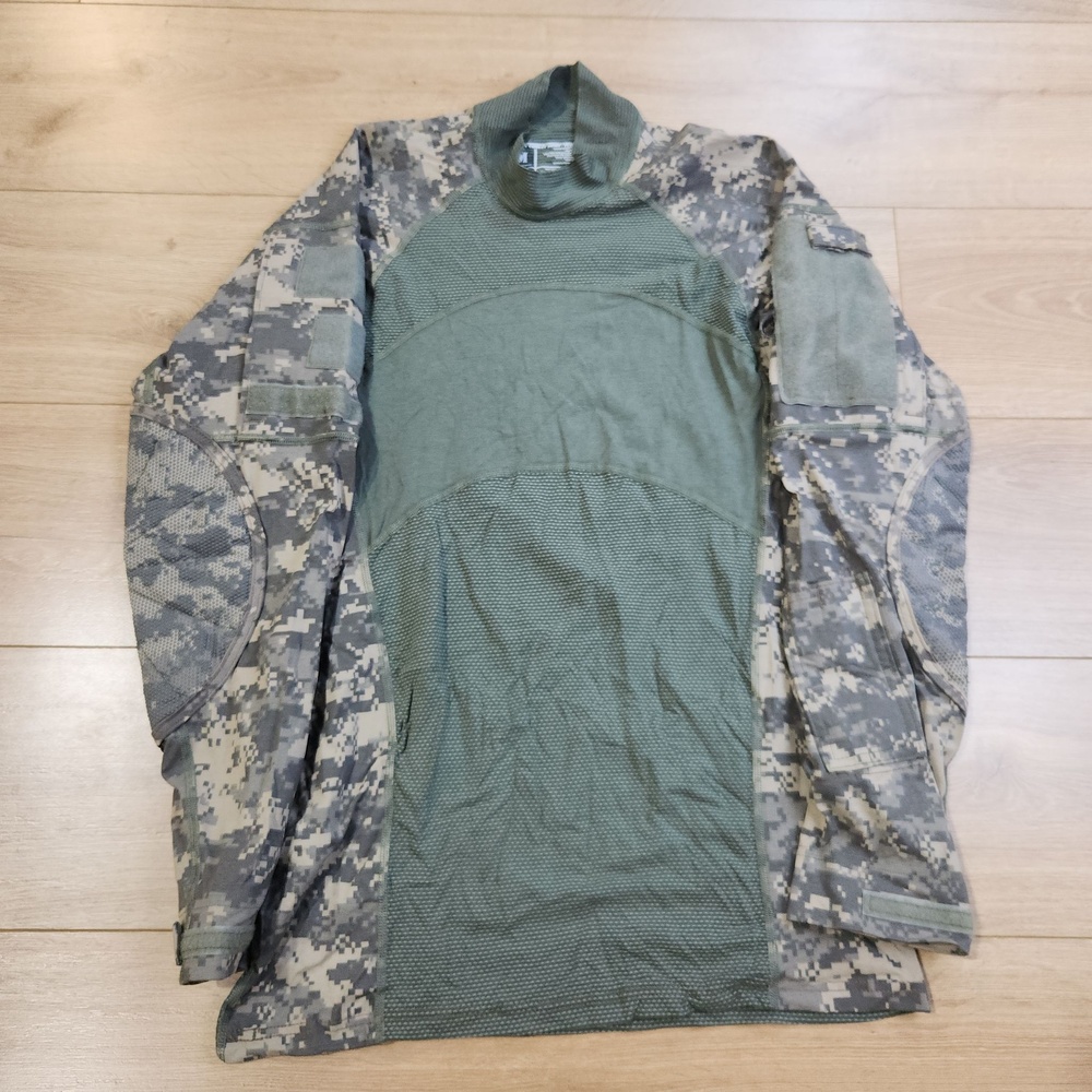 US Army Combat Shirt Mens Medium Green Camo Long Sleeve FR Tactical Top